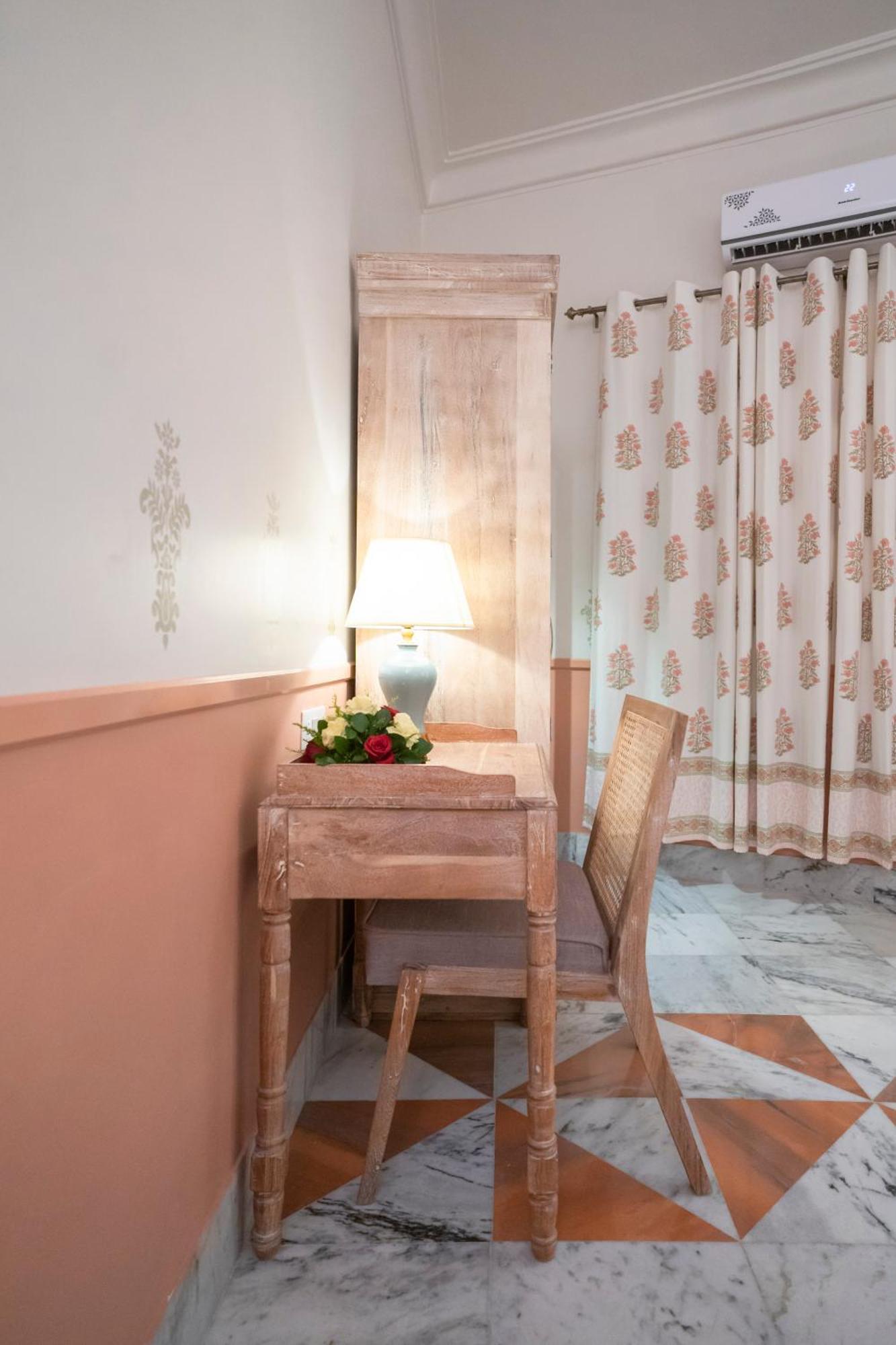 Dev Mahal - A Boutique Heritage Hotel Jaipur Extérieur photo