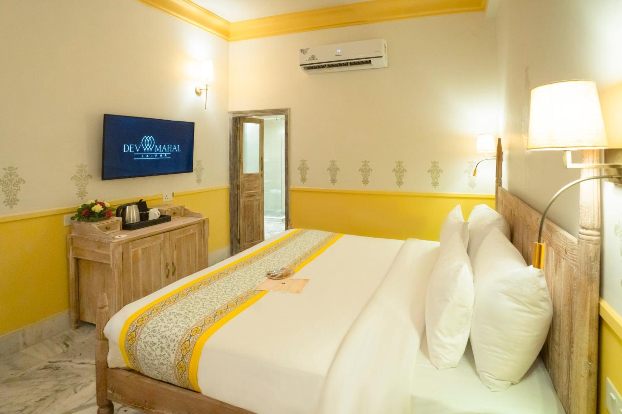 Dev Mahal - A Boutique Heritage Hotel Jaipur Extérieur photo