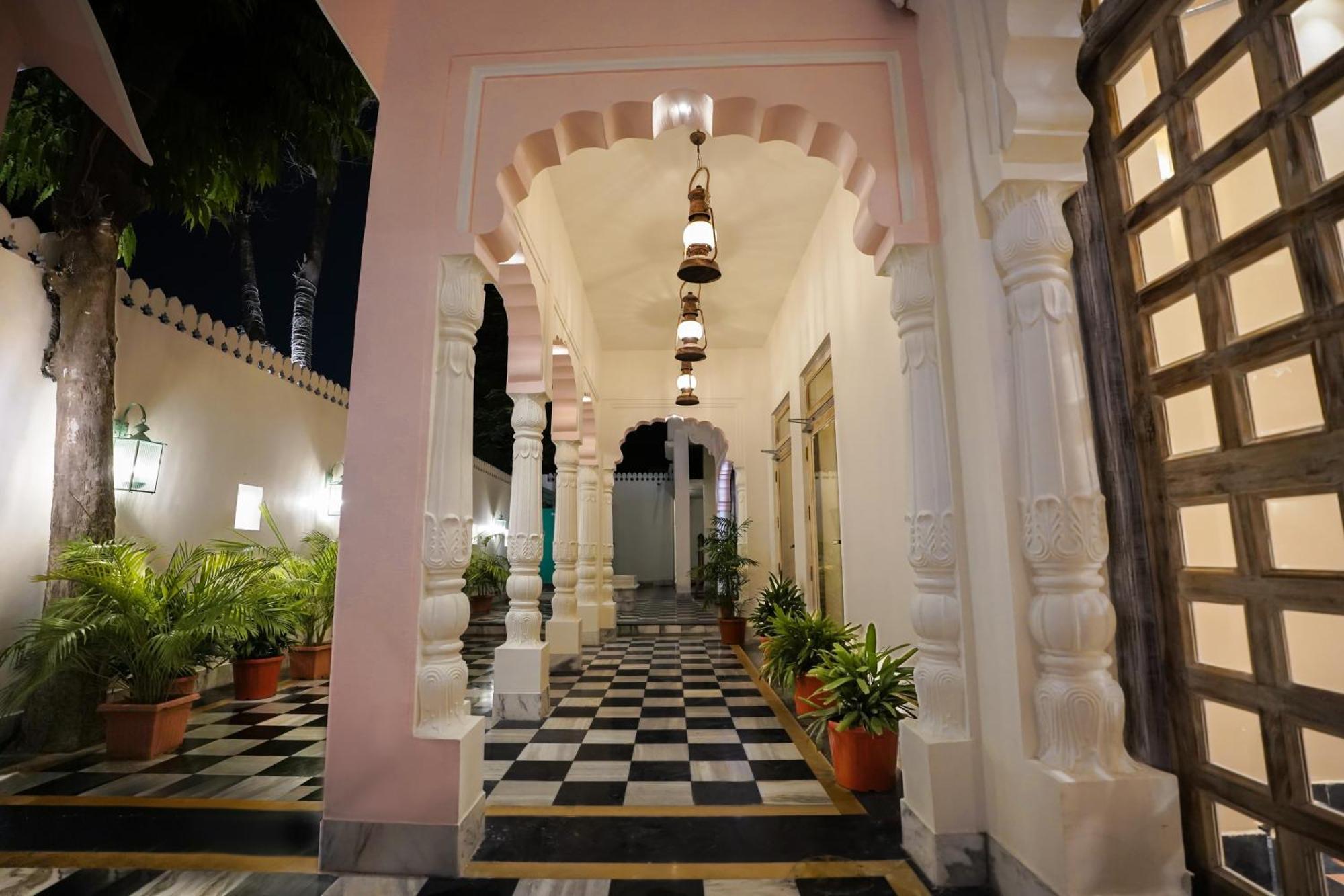 Dev Mahal - A Boutique Heritage Hotel Jaipur Extérieur photo